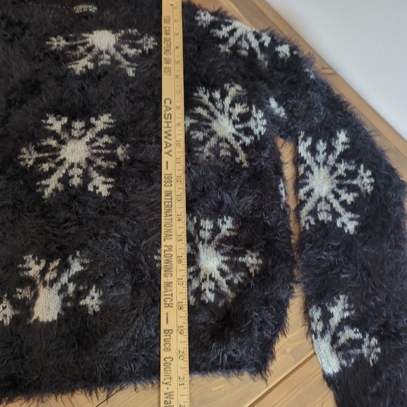 TOPSHOP Snowflake Textured  Warm Fuzzy Eyelash Sweater - Picture 6 of 8